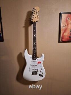Squier Sonic Stratocaster HT Maple Fingerboard Electric Guitar Arctic White