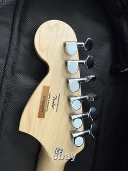 Squier Standard Stratocaster Electric Guitar Candy Apple Red Maple withGig Bag