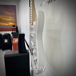 Squier Super Sonic Stratocaster HT Arctic White