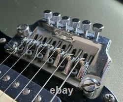 1986 Fender Stratocaster Contemporain Guitare Électrique Fabriquée Au Japon Avec Nouveau Cas