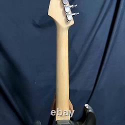 1993-94 Fender ST-Champ Mini Stratocaster fabriquée au Japon avec haut-parleur intégré