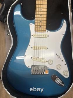 2000 Fender American Standard Stratocaster Aqua Marine Métallique avec étui Fender
