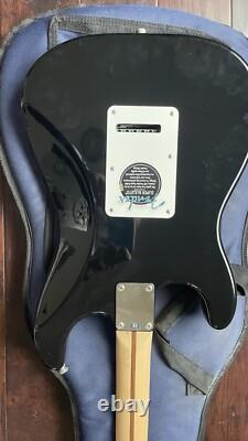2000 Vintage NOS Fender Stratocaster Standard Noir MIM Mint Non Joué Wow Rare