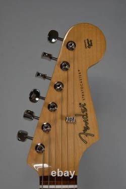 2021 Fender Noventa Stratocaster Rouge cramoisi avec housse