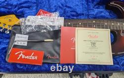 70e anniversaire Fender American Professional II Stratocaster Comet Burst avec étui