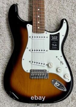 70e anniversaire Fender Player Stratocaster avec touche en Pau Ferro, Sunburst bicolore