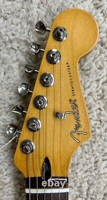 70e anniversaire Fender Player Stratocaster, touche en palissandre, Nebula Noir MIM