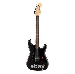 Aux étoiles Tom DeLonge Fender Stratocaster Blackout Guitar avec COA signé LE 300