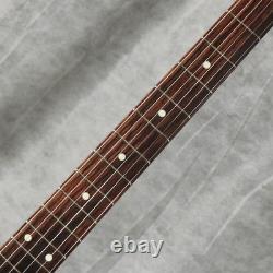 Collection Fender 2023 Stratocaster Traditionnelle des années 60 en finition métallique vert vieilli Sherwood.