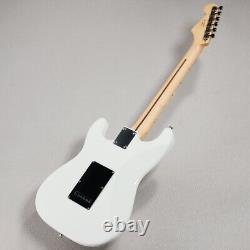 Collection Junior Fender Stratocaster en érable blanc arctique