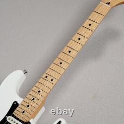 Collection Junior Fender Stratocaster en érable blanc arctique