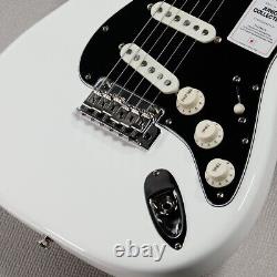 Collection Junior Fender Stratocaster en érable blanc arctique