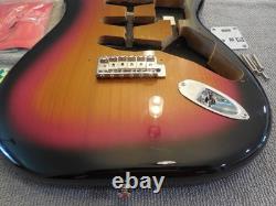 Corps Fender Stratocaster Steve Lacy Signature Series avec accastillage. État impeccable.