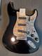 Corps De Stratocaster Noir Chargé De Style Strat Avec Plaque De Protection Vert/rouge Sss