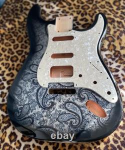 Corps de remplacement Stratocaster Paisley HSH en aulne avec cavité blindée