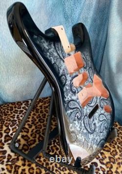 Corps de remplacement Stratocaster Paisley HSH en aulne avec cavité blindée
