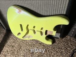 Corps et Manche Relic Fender Stratocaster Vintage Vieilli Surf Green Nitrocellulose