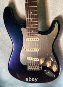 Éblouissant Stratocaster SSS en corps d'aulne bleu chameleon métallisé flake 2 teal 2 violet