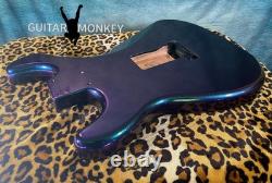 Éblouissant Stratocaster SSS en corps d'aulne bleu chameleon métallisé flake 2 teal 2 violet