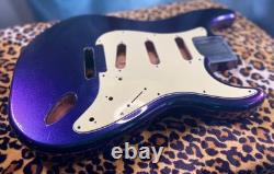 Éblouissant Stratocaster SSS en corps d'aulne bleu chameleon métallisé flake 2 teal 2 violet
