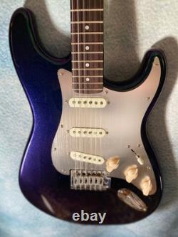 Éblouissant Stratocaster SSS en corps d'aulne bleu chameleon métallisé flake 2 teal 2 violet