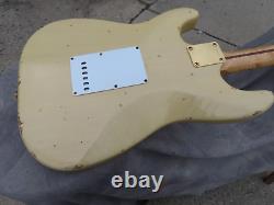 FENDER 50's STRATOCASTER CUSTOM SHOP CUNETTO BLONDE RELIC MINT with TAGS<br/>  <br/>
FENDER 50's STRATOCASTER CUSTOM SHOP CUNETTO BLONDE RELIC MINT avec ÉTIQUETTES