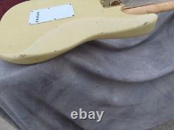 FENDER 50's STRATOCASTER CUSTOM SHOP CUNETTO BLONDE RELIC MINT with TAGS
 
<br/>
	 <br/> 	FENDER 50's STRATOCASTER CUSTOM SHOP CUNETTO BLONDE RELIC MINT avec ÉTIQUETTES