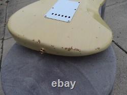 FENDER 50's STRATOCASTER CUSTOM SHOP CUNETTO BLONDE RELIC MINT with TAGS<br/>    	  <br/>FENDER 50's STRATOCASTER CUSTOM SHOP CUNETTO BLONDE RELIC MINT avec ÉTIQUETTES