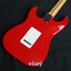 FENDER / Fabriquée au Japon Hybrid II Stratocaster/Modena Rouge Guitare Électrique