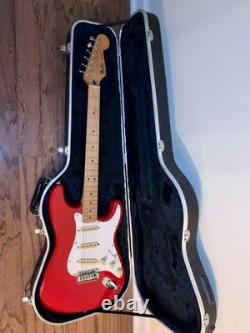 FENDER STRATOCASTER 1995 ROUGE TORINO EN ÉRABLE PLAQUE, MIM AVEC COQUE COOL IMMACULÉE