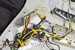 FLEXISHIFTERT - Hot Rod FSR Fender Squier Vibe Stratocaster 60's avec tête peinte
