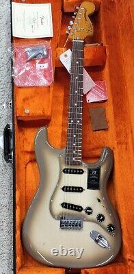 Fender 70th Vintera II Stratocaster, touche en palissandre, Antigua avec étui