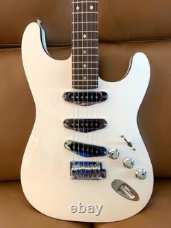 Fender Aerodyne Special Stratocaster 2023 MIJ Blanc éclatant NEUVE et étui rigide