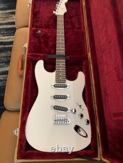Fender Aerodyne Special Stratocaster 2023 MIJ Blanc éclatant NEUVE et étui rigide Fender Aerodyne Special Stratocaster 2023 MIJ Blanc éclatant NEUVE et étui rigide