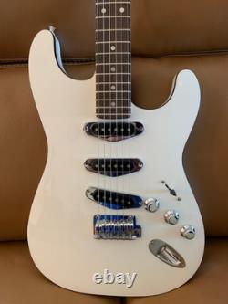 Fender Aerodyne Special Stratocaster 2023 MIJ Blanc éclatant NEUVE et étui rigide