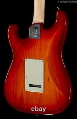 Fender American Elite Stratocaster Vieilli Cerise Maple Burst (636)