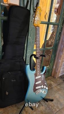 Fender American Pro Classic Stratocaster 2025 Sherwood Green Metallic avec housse de transport