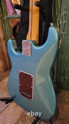 Fender American Pro Classic Stratocaster 2025 Sherwood Green Metallic avec housse de transport