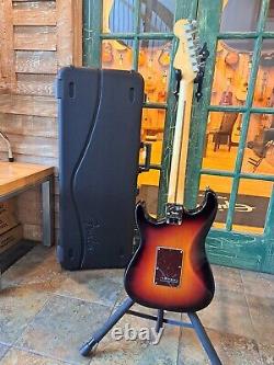 Fender American Pro II Professional Stratocaster Strat 3 Color Sunburst avec étui
