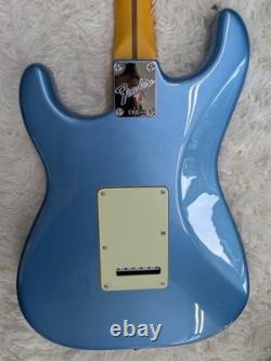 Fender American Professional Classic Stratocaster, Bleu Lac Placid Estompé avec Sac