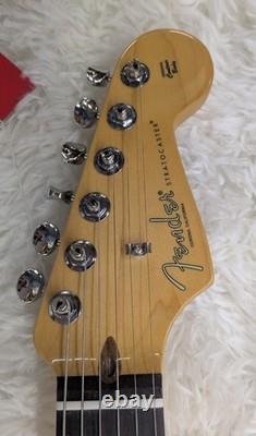 Fender American Professional Classic Stratocaster, Finition Noir Foncé avec Housse de Transport