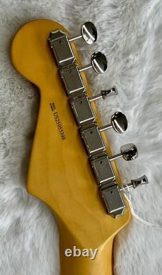 Fender American Professional Classic Stratocaster, Sunburst 3 couleurs avec housse de transport