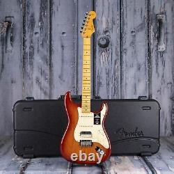 Fender American Professional II Stratocaster, HSS, Sienna Sunburst would be translated as 'Fender American Professional II Stratocaster, HSS, Sienna Sunburst' in French as there is no equivalent translation for the specific model and color mentioned.