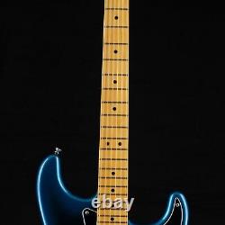 Fender American Professional II Stratocaster Maple Fretboard Dark Night 044