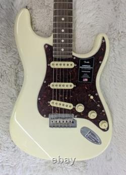 Fender American Professional II Stratocaster en blanc olympique avec étui de démonstration Fender American Professional II Stratocaster en blanc olympique avec étui de démonstration