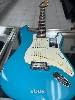 Fender American Professional II Stratocaster, touche en palissandre, Miami Blue 7lbs