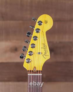 Fender American Professional II Stratocaster, touche en palissandre, corps en pin rôti