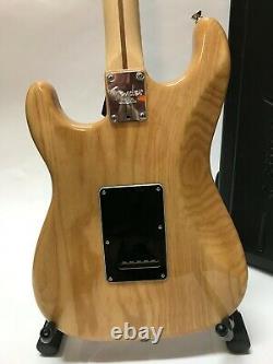 Fender American Professional Stratocaster Avec Fender Hard Case, Tuner, Strap, +