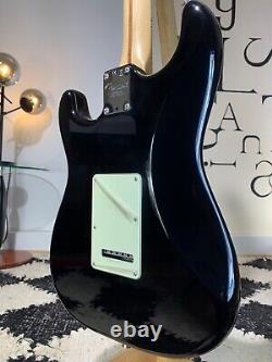 Fender American Professional Stratocaster avec touche en érable 2017