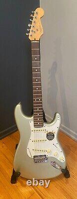 Fender American Standard Stratocaster 1999 Neuf avec étui MINT